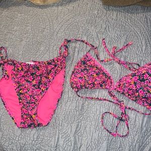 Wild fable size medium swimsuit two piece